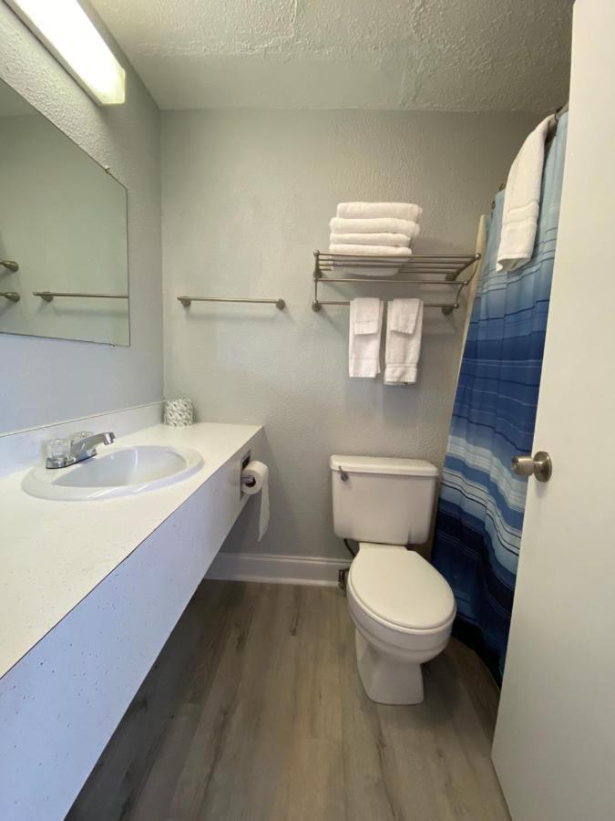 Island View Motel 2*